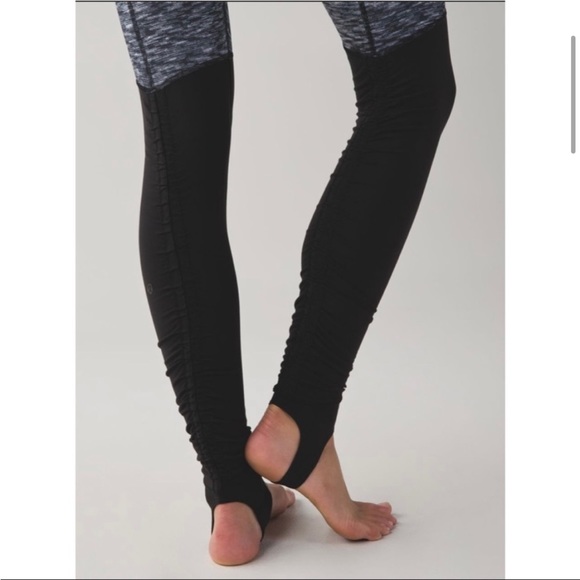 Lululemon Wunder Under Stirrup Leggings - Picture 5 of 13